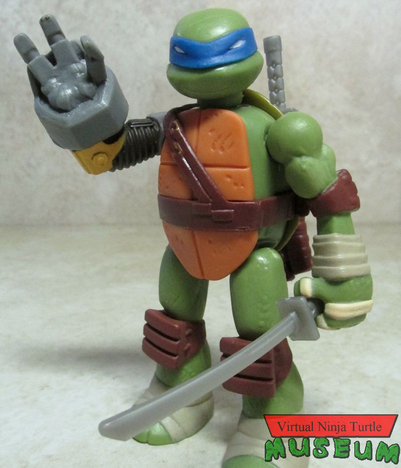 Leonardo with accessories