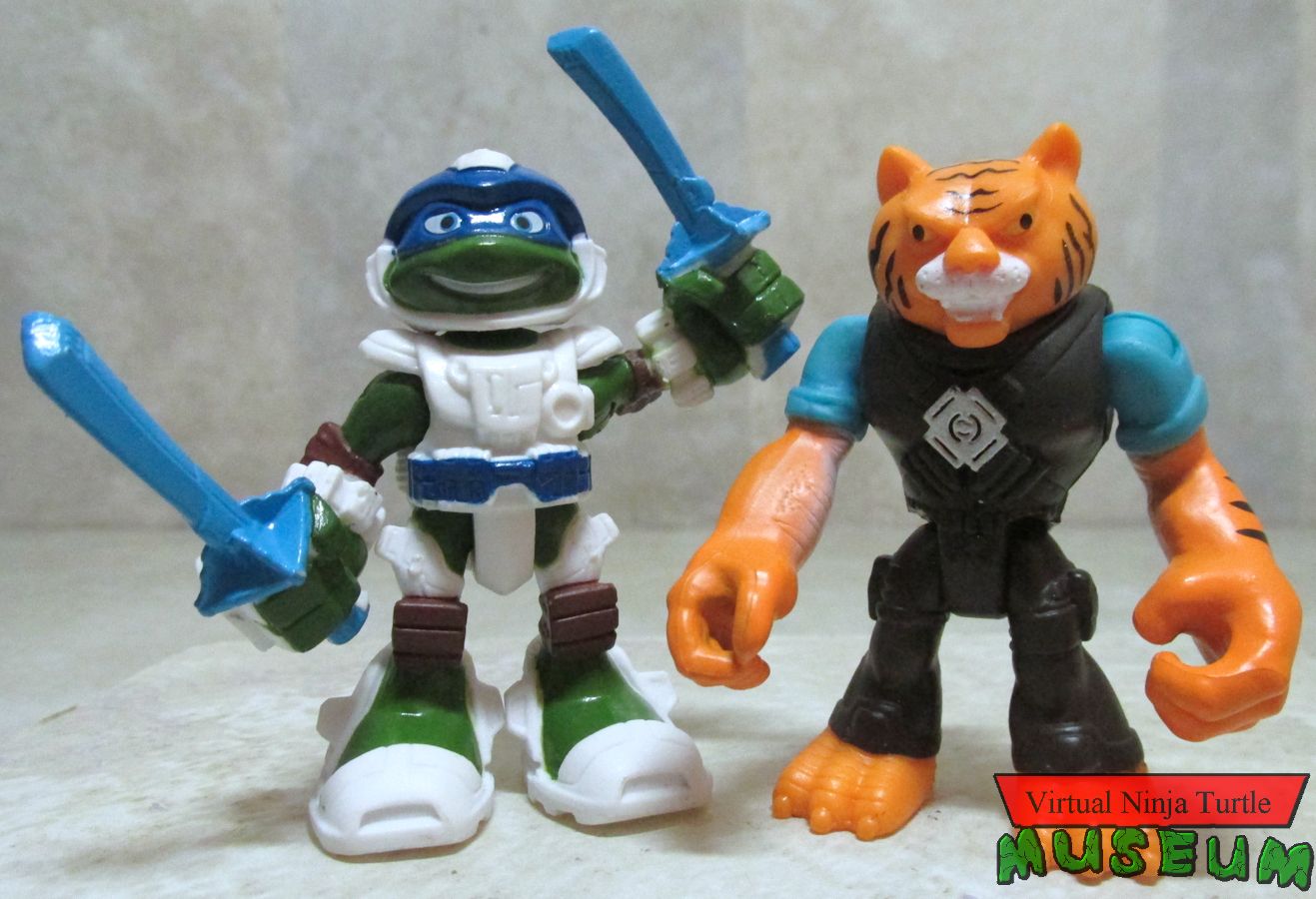 Space Rescue Leo & Tiger Claw