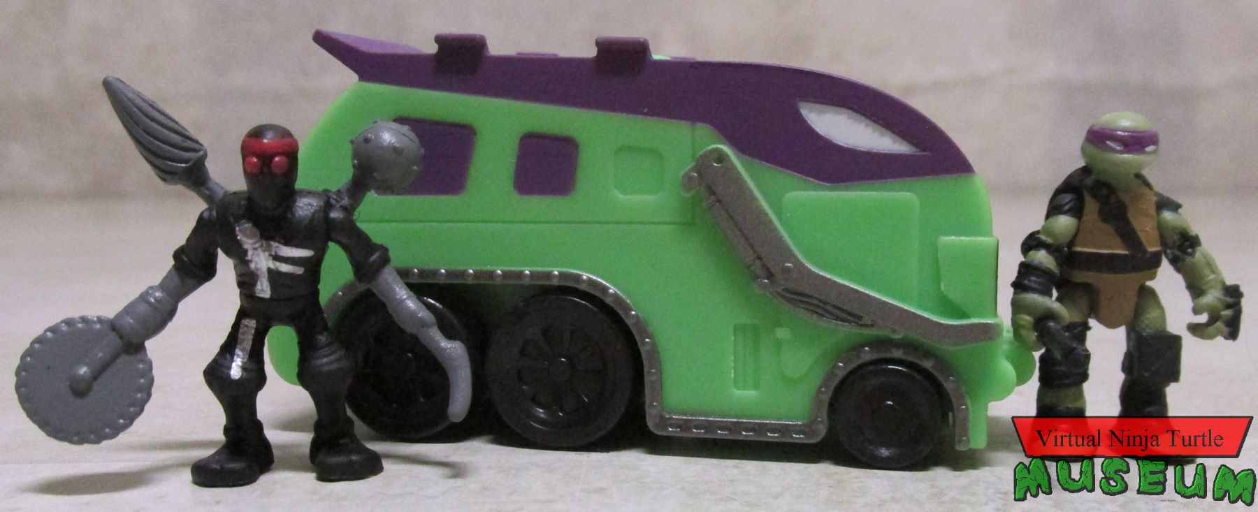 Micro Mutants Trash Truck with Super Ninja Donnie & Robotic Foot Soldier